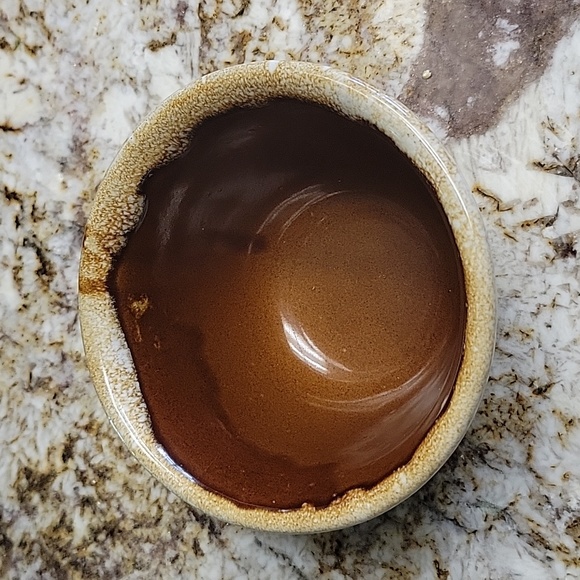 Vintage Monmouth Pottery Stoneware Brown Drip Glaze Bowl. USA Maple LEAF 🍁 - Picture 2 of 3